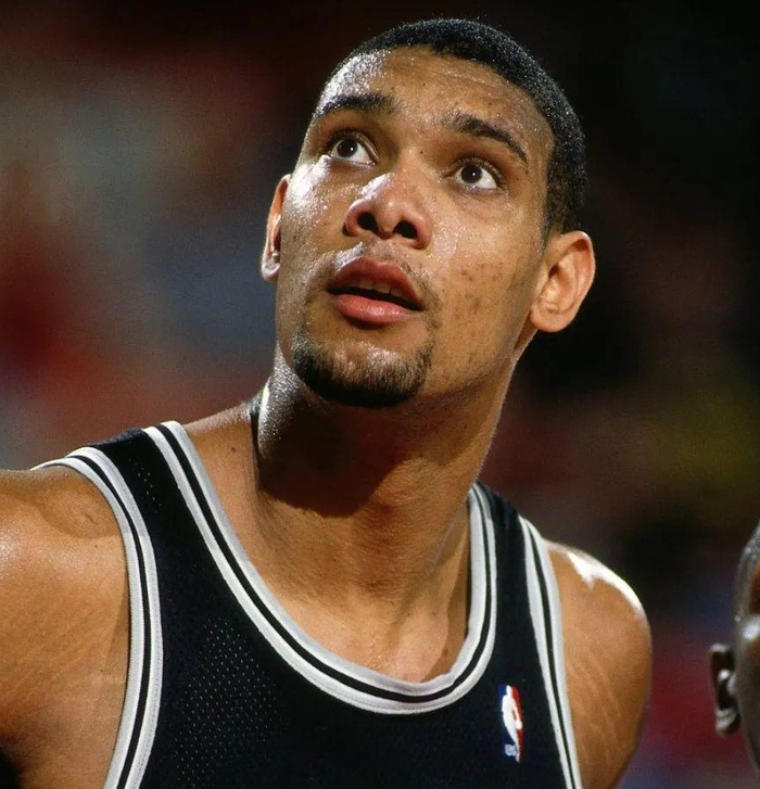 伯恩茅斯主场迎战切尔西，两队近6次交手伯恩茅斯2平4负，切尔西伤停影响大，伯恩茅斯主场不败预期高。