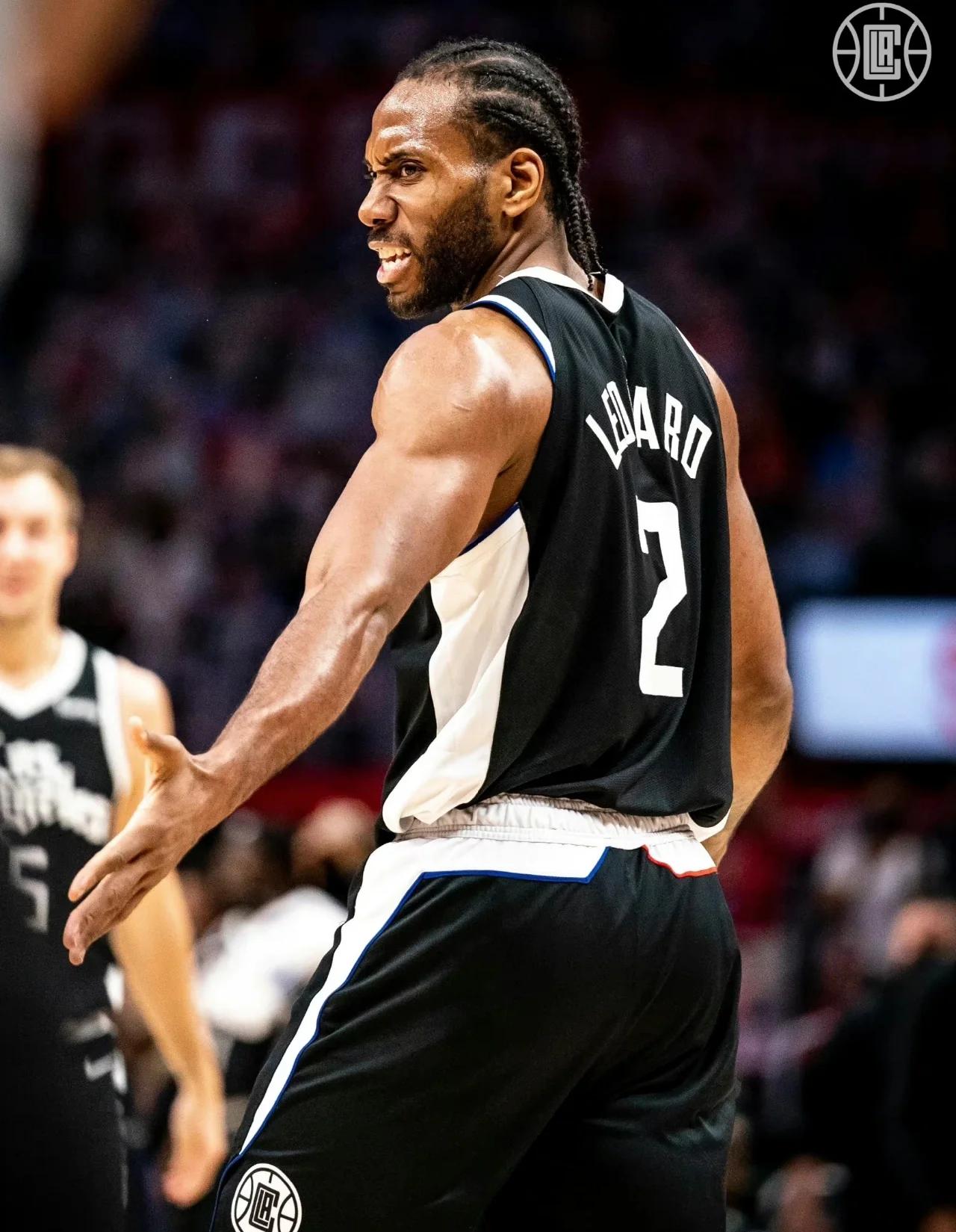 [NBA]天赋对决 文班亚马强起隔扣霍姆格伦