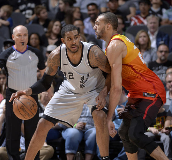 C罗为合作的AI网站宣传，视频中梅罗之争再次成为话题