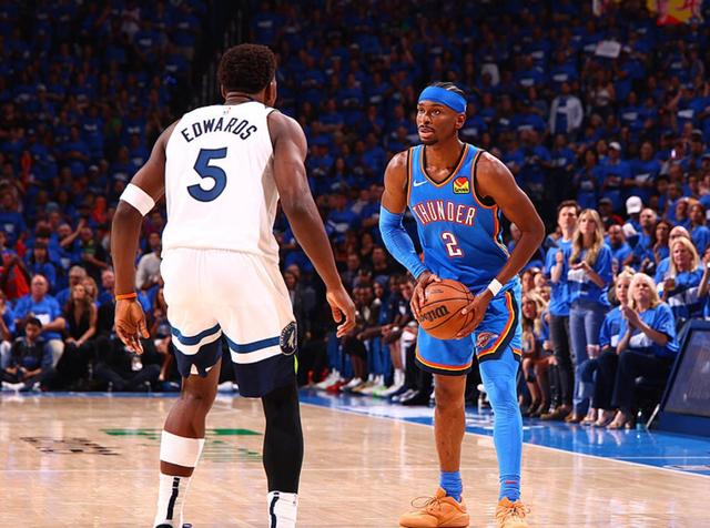 10分+11分+10分！湖人之所以能取得三连胜，离不开老詹的末节表现