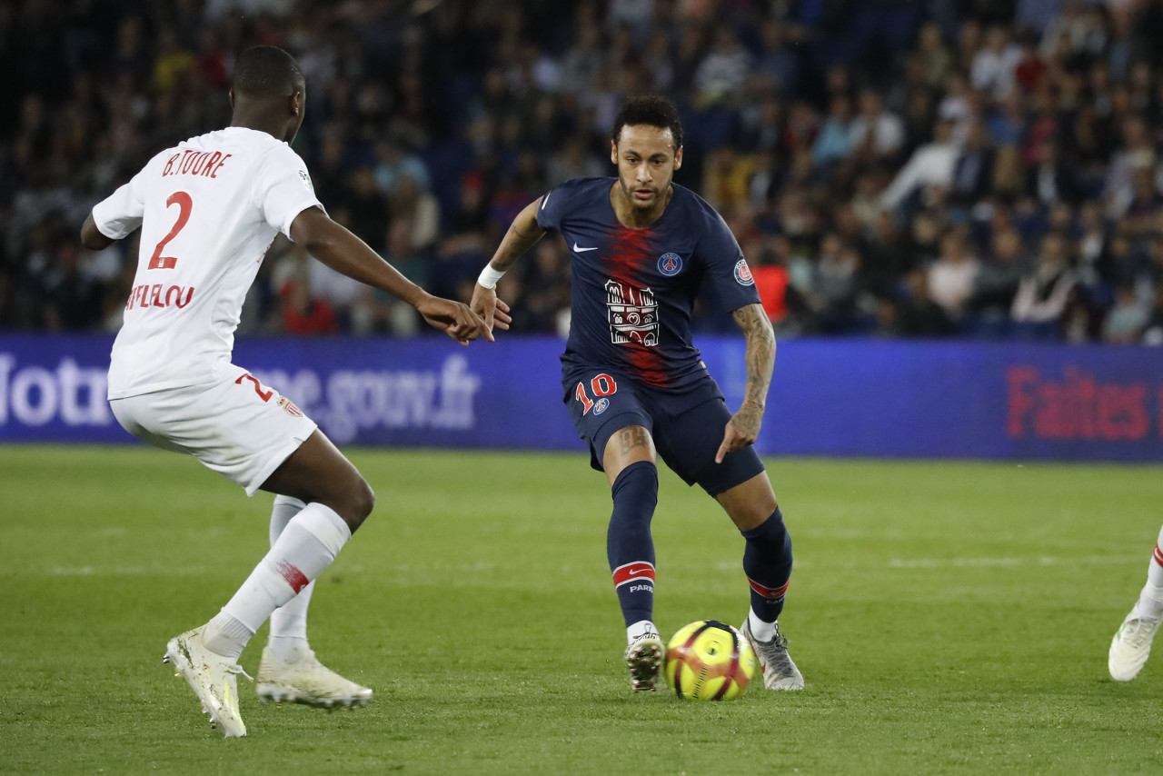 419场，张稀哲超越杨智位列国安队史总出场数第二