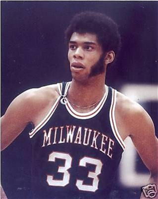 里程碑，英博后卫曹海清俱乐部赛事已出战200场