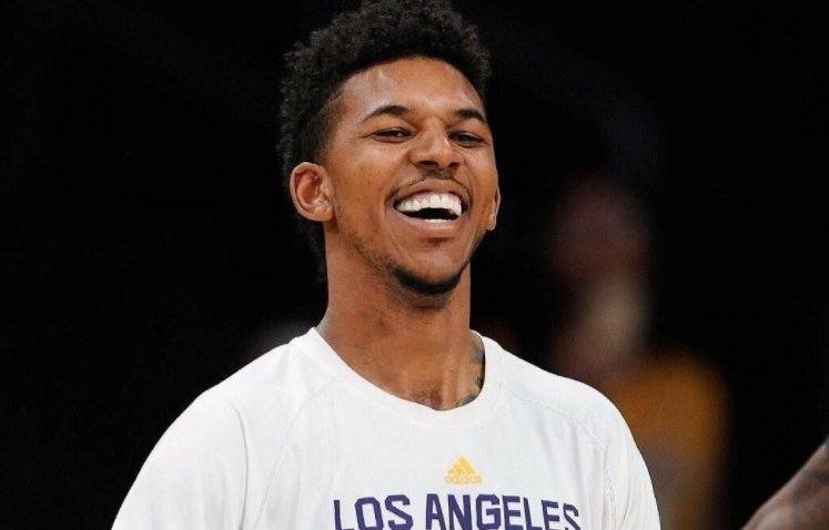 四川女篮挺进WCBA季后赛四强