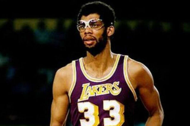 于帕梅卡诺：我对赛季首球很满意，续约与否与钱无关