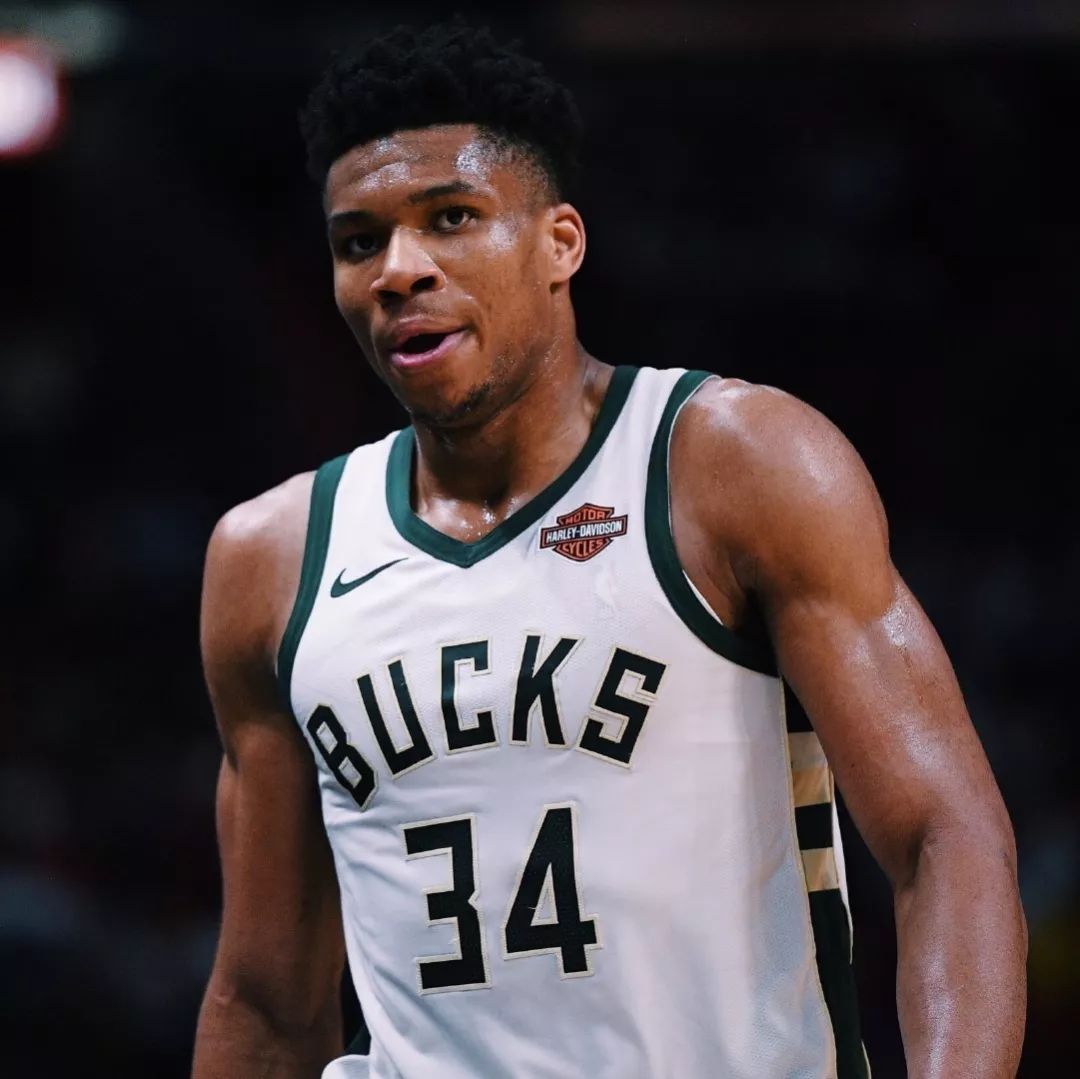 奇才险胜76人终结对手6连败！萨尔24分7板关键抛射锁定胜局！76人50败创纪录！