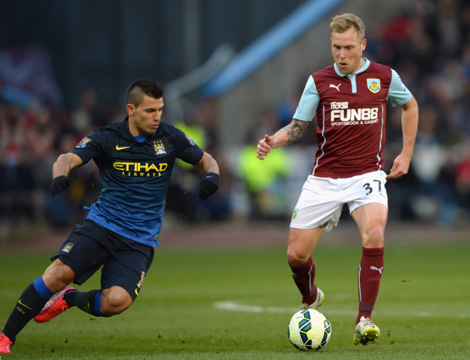 齐达内与蒯纪闻共同现身上海交大出席活动，现场教学马赛回旋